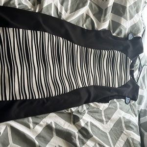 Size: 14 Color: Black and White